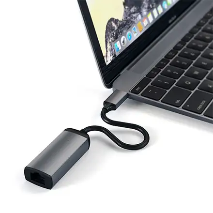 Satechi adaptér USB-C to Gigabit Ethernet - Space Gray Aluminium