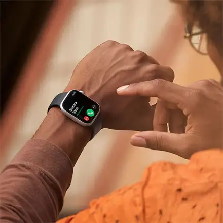 Apple Watch Series 8 GPS 45mm puzdro z temne atramentového hliníka *Použitý s DPH - Trieda C*
