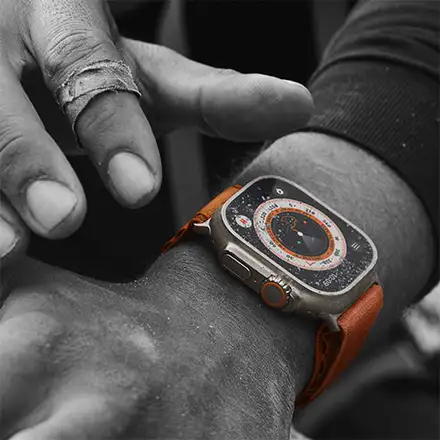 Apple Watch Ultra GPS + Cellular 49mm puzdro z prírodného titánu *Použitý s DPH - Trieda B*