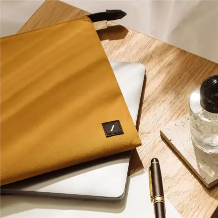 Native Union puzdro W.F.A. Sleeve pre MacBook Pro 16" M1/M2/M3/M4 - Kraft