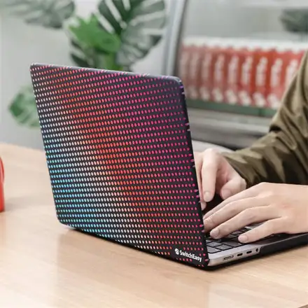 SwitchEasy Hardshell Dots Case pre MacBook Air 13" M2/M3/M4 - Rainbow