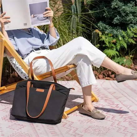 TomToc taška Versatile T23 Tote Bag pre Macbook Pro 14" M1/M2/M3/M4 - Black