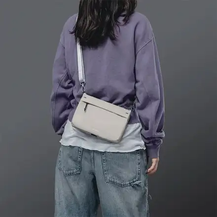 SwitchEasy Sacoche Utility Crossbody Bag + Strap Phone Lanyard 20mm 2L - Cement Gray + Galaxy Gray