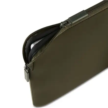 Pipetto pouzdro Classic Fit Sleeve V2 pro Macbook Air 13" M2/M3/M4/Pro 14" - Dark Green