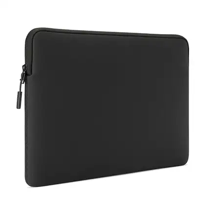 Pipetto pouzdro Classic Fit Sleeve V2 pro Macbook Air 15" M2/M3/M4 - Black