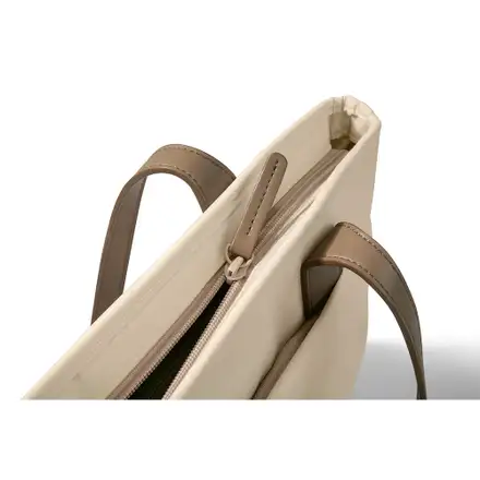 TomToc taška Versatile T23 Tote Bag pre Macbook Pro 16" M1/M2/M3/M4 - Khaki
