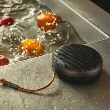 Bang & Olufsen BeoSound A1 2nd Gen. Black Anthracite reproduktor