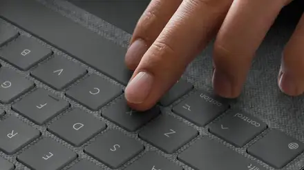Logitech COMBO TOUCH pre iPad ( 10. gen. a A16) - šedá - US