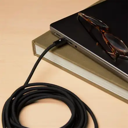 Apple Beats 240W USB-C to USB-C Braided Cable (3 m ) - Bolt Black