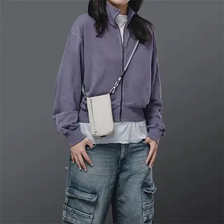 SwitchEasy Sacoche Utility Crossbody Bag + Strap Phone Lanyard 8.3mm -  Cement Gray + Gray *Rozbalený*
