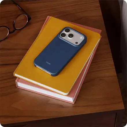 Apple Beats iPhone 17 Pro Case with MagSafe and Camera Control - Bedrock Blue *Renovovaný*
