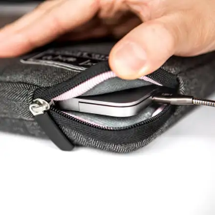Aiino Stark Sleeve MacBook M1/M2/M3 Pro 14, MacBook Air 13.6, Air 13 & Pro 13 - Black Smoke