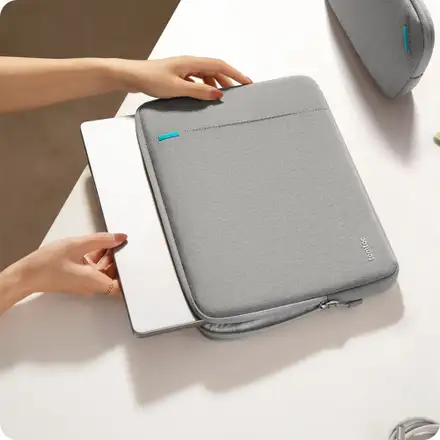 Tomtoc puzdro Recycled Sleeve with Pouch pre Macbook Air 13" M1/M2/M3/M4 - Dark Gray