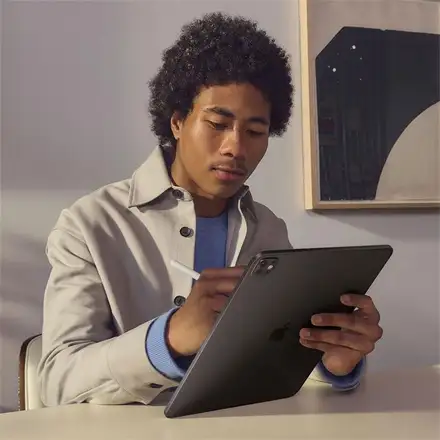 iPad Pro 13" Wi-Fi 256GB štandardné sklo - Kozmický čierny (2024) *Vystavený*