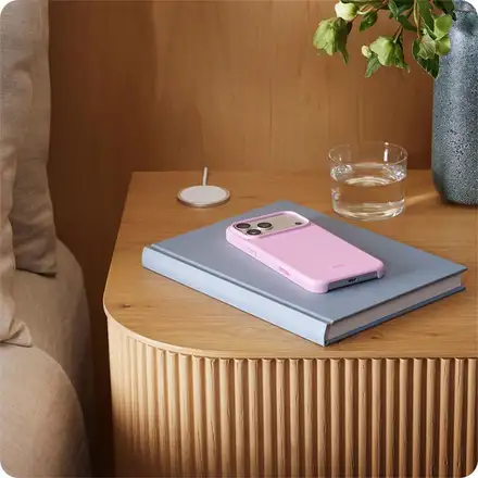 Apple Beats iPhone 17 Pro Max Case with MagSafe and Camera Control - Pebble Pink *Renovovaný*