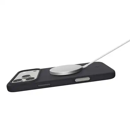 Spigen kryt Silicone Fit Magsafe pre iPhone 17 Pro - Black